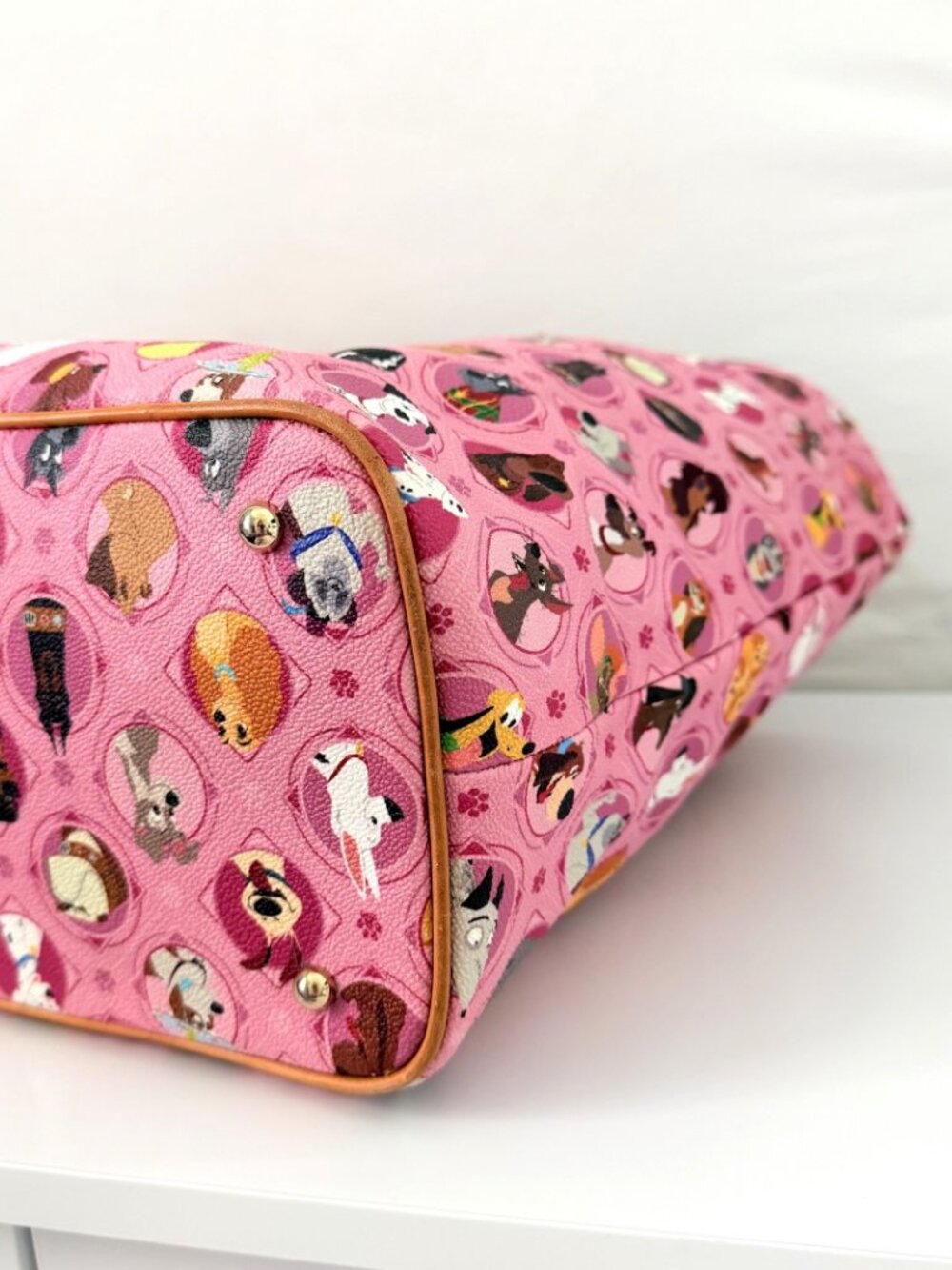 ๐ถ Disney Dooney & Bourke Pink "Disney Dogs" Tote ๐ถ - Picture 4 of 12